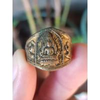 ราคา แหวนพระพุทธชินราช วัดพระศรีรัตนมหาธาตุฯ จ. พิษณุโลก (สภาพเก่า ไม่ทราบที่) (25402507241)