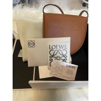 ราคา Loewe heel pouch small (Used) (26452620969)