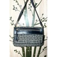 ราคา กระเป๋าสะพายไหล่ Givenchy ของแท้มือสอง วันขายเท!! (24154770088)
