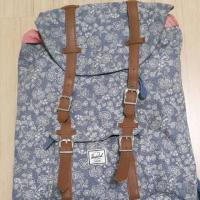 ราคา กระเป๋าเป้ Herschel มือสอง ของแท้ ซื้อในเซ็นทรัล ขอดูรูปเพิ่มได้ สภาพดี ใช้งานเอง ไม่มีตำหนิ (1260034665)
