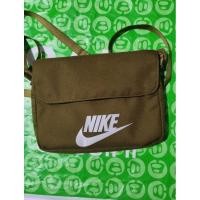 ราคา กระเป๋าสะพายข้าง ไนกี้ สีเขียวขี้ม้า (10999949678)