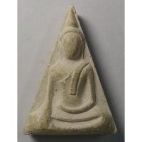 ราคา Antig apinyA 407/114 พระนางพญาเนื้อผง หลังลายก้นหอย ไม่ทราบที่ (18342352560)