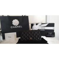 ราคา Used Chanel Bi-Fold Wallet Black Caviar GHW (2277165234)