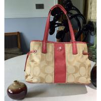 ราคา (มือสอง/แท้) กระเป๋า Coach Signature Stripe Carryall Handbag สีชมพู Style : No.A1321 (4653490029)