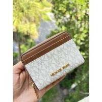 ราคา กระเป๋าใส่บัตรใส่เหรียญ Michael Kors Set Travel Medium Logo Zip-Around Card Case 35H9GTVZ2B (24221434420)