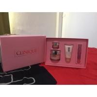 ราคา Clinique Moisture surge set (181097924)
