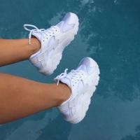 ราคา nike huarache (women)nike huarache ของแท้100% ตัวรองเท้านุ่มเบาสบาย ใส่แล้วกระชับเท้า สนใจ line :mam (45213281)