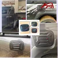 ราคา ครอบฝาถังน้ำมัน TOYOTA REVO 2015-2022 , 2WD 4WD ดำด้าน / หยอดตัวโอสีแดง / Logo REVO (20859806473)