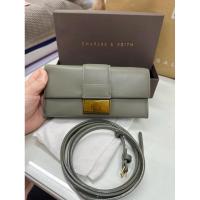 ราคา กระเป๋าสตางค์ยาว Charles & Keith ของแท้ (มือ 2) (24601890048)