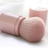 ราคา ♡︎สินค้าขายดี♡︎ แปรงปัดแก้มคาบูกิ kabuki ( สีชม ) พร้อมปอกเก็บขนแปรง แปรงแต่งหน้า ขนาดพกพา (27108094508)