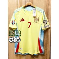 ราคา เสื้อฟุตบอลทีมชาติ สเปน Away เยือน ยูโร 2024 [ PLAYER ] เกรดนักเตะ พร้อมชื่อเบอร์นักเตะในทีมครบทุกคน+อาร์มยูโร 2 ข้าง (29703147767)