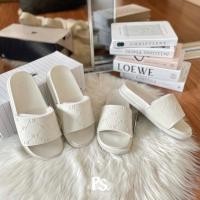 ราคา SALE‼️ MLB แท้ พร้อมส่ง  รองเท้าแตะ MLB NY Chunky Mound Dia Monogram สีขาวครีม (25430957906)