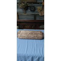 ราคา ปลอกหมอนขิด สำหรับหมอนขิด ขนาดยาว 50 ซม. ลายเสือ เนื้อผ้าซาติน (23325858326)