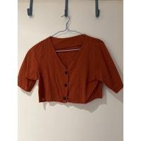 ราคา ส่งต่อ เสื้อครอปแขนสั้น สีส้มอิฐ เสื้อครอปสไตล์เกาหลี วินเทจ น่ารักมาก (14648574011)
