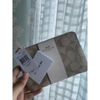 ราคา กระเป๋าคล้องมือ COACH แท้ 100% สีคาราเมลคาดขาว #ของใหม่นะคะ ยังไม่เคยใช้งาน (12714913777)