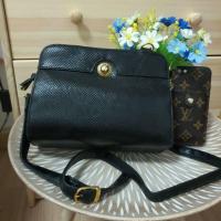 ราคา กระเป๋าครอสบอดี้นำเข้ามือสองเกรดสภาพดี (4207150393)