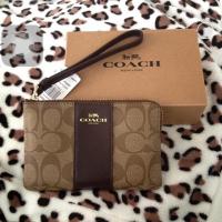 ราคา แท้ 100% พร้อมส่ง New Coach กระเป๋าคล้องมือ 1 ซิป Size S ฟรีกล่อง #F58035 (1057767304)