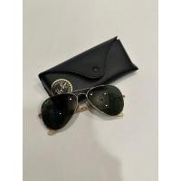 ราคา แว่นกันแดด Ray-Ban รุ่น Aviator กรอบสีทอง เลนส์สีเขียวดำ (27608300628)