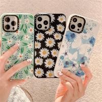 ราคา ซิลิโคนเหลว Casetify Daisy Butterflyเคสโทรศัพท์สําหรับIPhone 15 15Pro 15ProMax 14 13 12 11 7P 8P X/XS/XR Pro Maxกรณีห่อกันกระแทกด้านหลังปกอ่อน (25581783312)