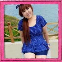 ราคา ชุดว่ายน้ำสาวอวบ สีกลมลายจุด (104418935)