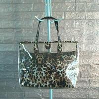 ราคา กระเป๋าสะพายหนังลายเสือสีฟ้าดำ ทรงช้อปปิ้ง ขนาด 12 * 16 " (25763165128)