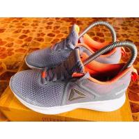 ราคา Reebok ไซส์37 รองเท้ามือสองของแท้ ราคาถูกๆ (23031511281)