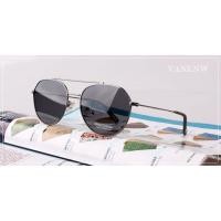 ราคา แว่นกันแดด Vince Camuto Round Aviator Sunglasses (ของแท้) แบรนด์ดังจากอเมริกา เลนสโพลาไรซ์ ตัดแสง 100% UV Protection (4871526691)