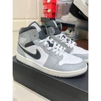 ราคา รองเท้ามือสองของแท้ M.AIR JORDAN 1 MID (26210843640)