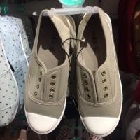 ราคา Sale รองเท้าผ้าใบ Rubi (size38) จาก cotton on (28396608)