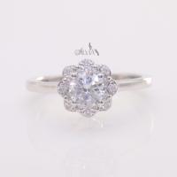 ราคา แหวนเพชรชูล้อมเพชร ดีไซน์รูปกลีบกุหลาบ ตัวเรือนเงินแท้ 925% ชุบทองคำขาว (23483357822)