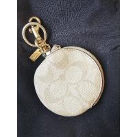 ราคา กระเป๋าใส่เหรียญ Coach มือ 2 แท้ 100%สีครีม (22686666056)