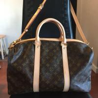 ราคา LV Sac Souple 45 Monogram Vintage เปลี่ยนคาวไฮมาใหม่ แคนวานสดอกชัด มีสาย ภาพในสะอาด รุ่นนี้เป็นวินเทจ ของแท้ 100 (3608566015)