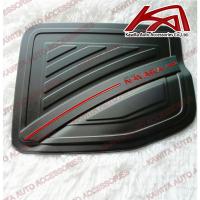 ราคา ครอบฝาถังน้ำมัน Nissan Navara NP 300 ดำด้าน รถตัวสูง 4ประตู 2014-2019 (25317735764)