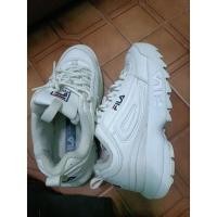 ราคา รองเท้ามือ 2 ของแท้ fila (13292702552)