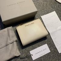 ราคา กระเป๋าสตางค์ Charles and Keith ของแท้ Preloved (29415233130)