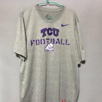 ราคา เสื้อยืดคอกลม Nike มือสอง ของแท้ (2751394646)