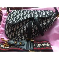 ราคา Dior (1623474116)