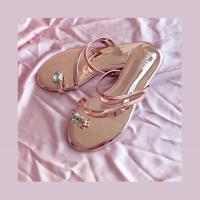 ราคา Footfit-Dazzling sandals in rose gold )- รองเท้าแตะเพชรนิ้วโป้ง รองเท้าแตะเพชร (730005081)