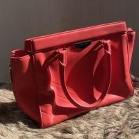 ราคา ของแท้ส่งฟรี!!! Charles&Keith มือ2ใหม่มาก ทรงถือใส่ของได้เยอะไม่เล็กไม่ใหญ่ไป มี1ใบ (17385408721)
