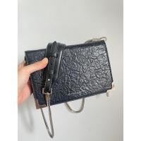 ราคา มือ2 สะพายข้างสีดำ แบรนด์ charles & keith แท้100% มีตำหนิ ขอคนรับได้ค่ะ (23170678886)