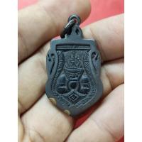 ราคา หลวงพ่อปิ่น.วัดศรีษะทอง.กะลาตาเดียวแกะเป็นราหู,.เลี่ยมเงินโบราณ (21332524796)