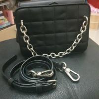 ราคา ส่งต่อ กระเป๋าCHARLES & KEITH size 9นิ้ว แม่ค้าใช้เอง (7633024386)