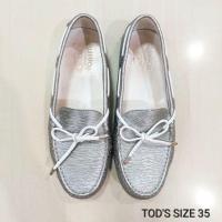 ราคา รองเท้าหนัง TOD'S แท้100% สีเงิน สวยหรูมากค่ะ ไซส์ 35 (28914635074)
