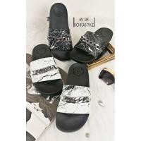 ราคา Sale..รองเท้าแตะลายหินอ่อนแบบสวม Style Korea ยอดฮิต วัสดุหนัง PU (958275842)