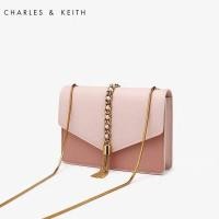 ราคา ส่งต่อกระเป๋า Charles & Keith มีพู่ห้อย สีชมพูน่ารักมากก ส่งฟรี!! (18172997851)