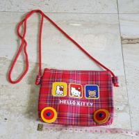 ราคา กระเป๋าคล้องคอหรือสะพานเฉียงได้ Hello Kitty จาก Sanrio (1253034171)