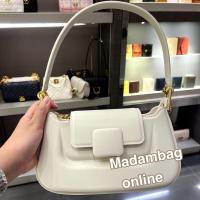 ราคา CHARLES & KEITH KOA PUSH-LOCK BAG กระเป๋าถือ สะพายข้าง แท้จากช็อป (25980580700)