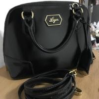 ราคา กระเป๋าสะพายข้าง Lyn แท้ % ไม่เคยใช้เลย สภาพ ใหม่กริบ หนังดีทุกจุด ไร้ตำหนิ ใส่ไอ7พลัส ใส่กระเป๋าสตางค์ใบยาวได้ (630117554)