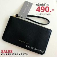 ราคา Charles & Keith Wristlet กระเป๋าคล้องมือ หรู ลายสวย ยี่ห้อ Charles & Keith แท้ พร้อมส่ง รุ่น Wristle (3164459)
