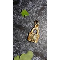 ราคา จี้แม่กุญแจทรายชุบทอง (สินค้าเฉพาะตัวจี้) (4842243815)